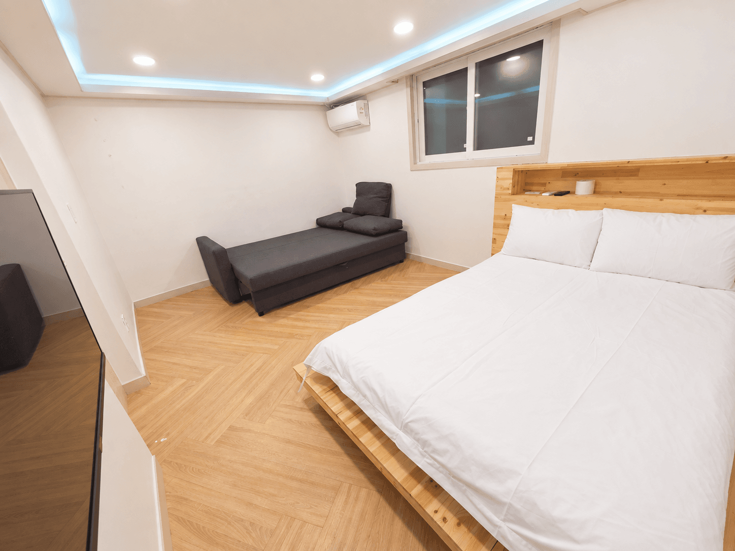 tworoom room